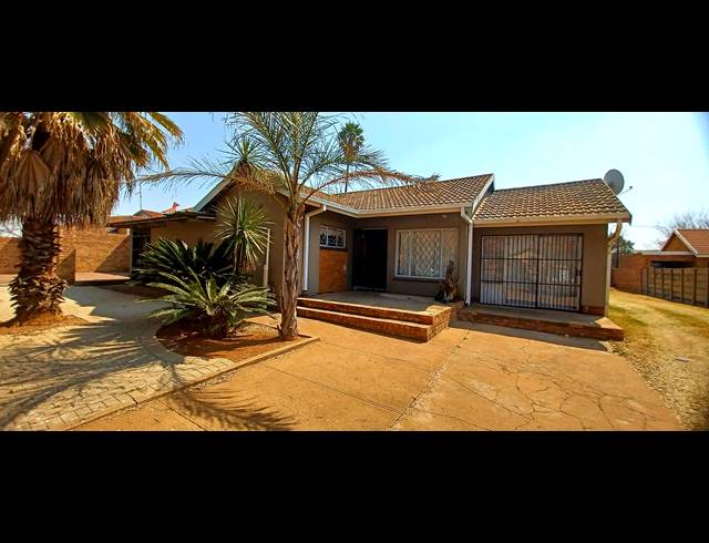 3 BEDROOM FREEHOLD FOR SALE IN VISAGIE PARK